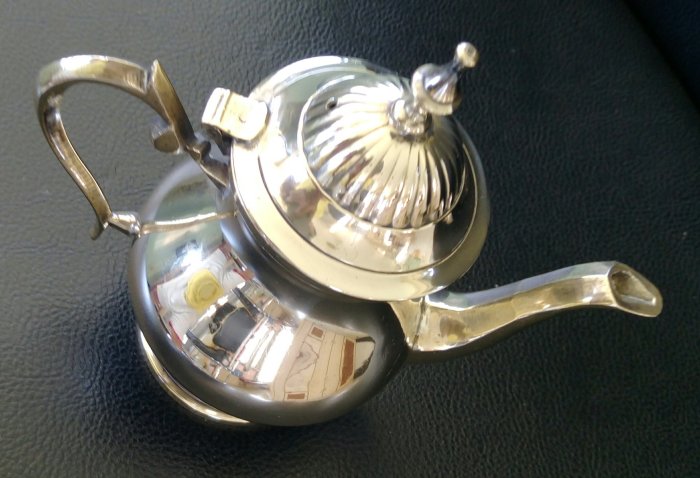 83 歐洲優雅鍍銀壺 vintage Footed silverplate Teapot with hinged lid