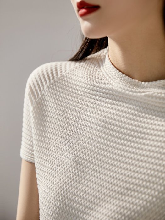 【艾蜜麗】立體褶皺肌理感圓領針織衫(3色) B1116