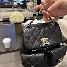 CHANEL 大型 Duma 平面牛皮後背包 黑/粉紅現貨