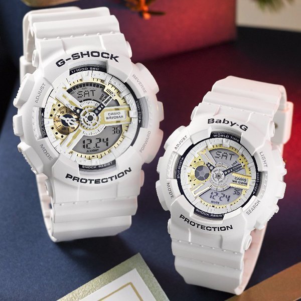 【CASIO BABY-G】BGA-230SC-4B 在錶盤上以跳色配置，特別放大了12點、3點及6點鐘刻度