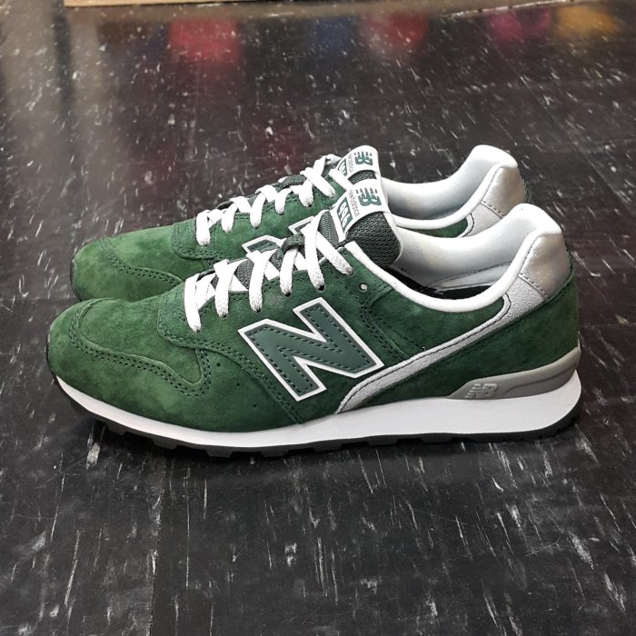 new balance nb 996 WR996LC 綠色 深綠色 森林綠 銀色 麂皮 復古 質感 慢跑鞋 8折優惠中