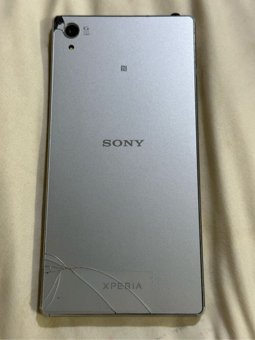 （限Lion In 下標！）SONY Xperia Z5 Premium (E6853) Z5P功能正常 可正常使用 因背該破裂 當零件機出售！