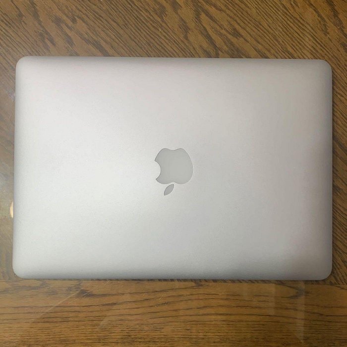 2015年 Apple MacBook Pro A1502 i5 2.6ghz 四線執行序 ram 8g  SSD 128g外觀美螢幕色彩鮮豔電池可續電附變壓器