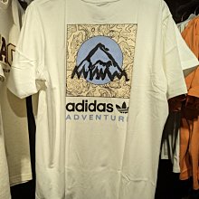 限時特價 南🔥2023 8月 ADIDAS OG ADVENTURE 短袖上衣 短T 山峰 男款 白 IC2364