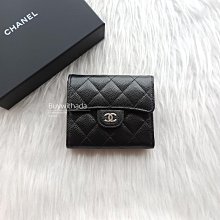 CHANEL 人氣款 CF 黑荔枝皮銀釦 經典三折短夾 $3xxxx 現貨在台