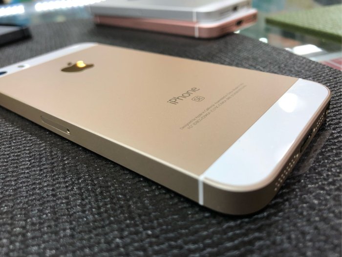 實體店面 iPhone SE 16G SE 16 無傷漂亮 二手良品機 另有 SE 32G 64G 128G SE 32 SE 64 SE 128 4吋