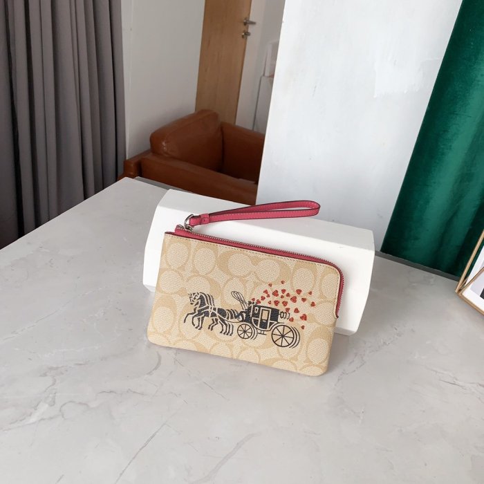 【九妹精品】COACH 91075 新款女士愛心牛皮手拿包 拉鏈零錢包手腕包 錢包  手拿包