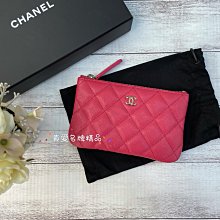 《真愛名牌精品》CHANEL A82365 桃紅色 / 玫瑰粉 荔枝皮 金C 一字拉 零錢包 *全新品*