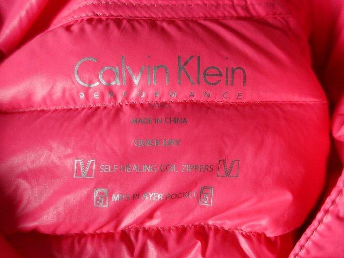 凱文克萊 Calvin Klein 女款 螢光桃紅 輕羽絨外套 S號