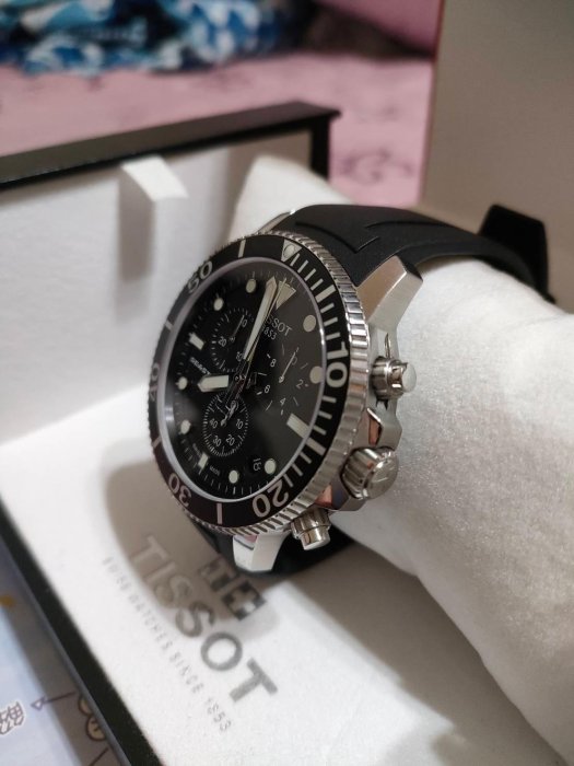 Tissot seastar手錶二手戴不到5次9.5成新。有喜歡勿下標請先聯絡陳先生0918870052