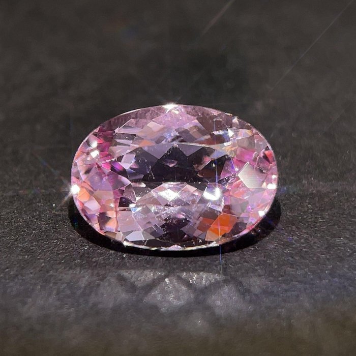 天然孔賽石(Kunzite)裸石4.97ct [基隆克拉多色石Y拍]