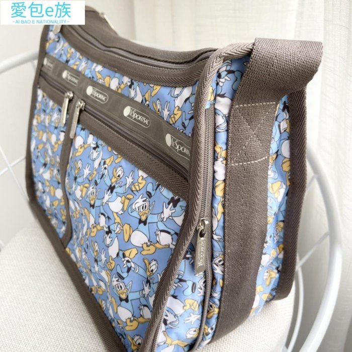 Lesportsac 7507 【 50 新款】大號背斜背手拿斜背包防水輕便媽咪包旅遊斜挎女包附收納袋-愛包e族