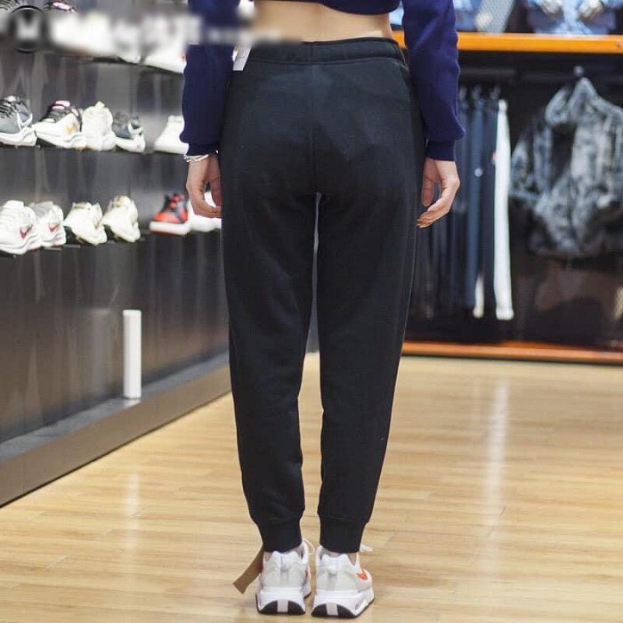 SaNDoN x『NIKE』冬季限定發售 立體縮口錐形設計刷毛鬆緊綁帶運動棉褲 231125
