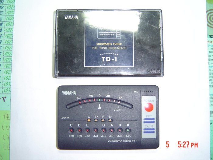 YAMAHA TD-1 調音器TUNER 輸入端3.5 電池CR-2025 X2 (自備)