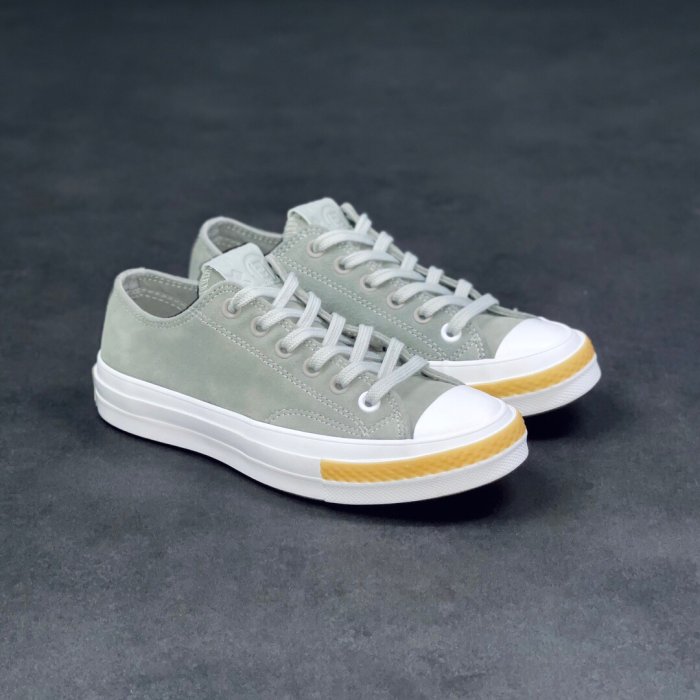 『好鞋堂』1016 原廠硫化匡威 Converse 新聯名麂皮 Chuck 70 OX 三新標  帆布鞋  男女鞋 淺灰