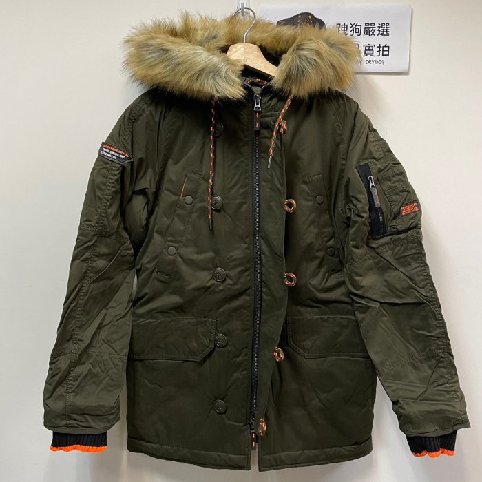 跩狗嚴選 極度乾燥 Superdry M51 大衣 長版 軍綠 超細纖維 軍裝夾克 外套 風衣 防風保暖 N3B