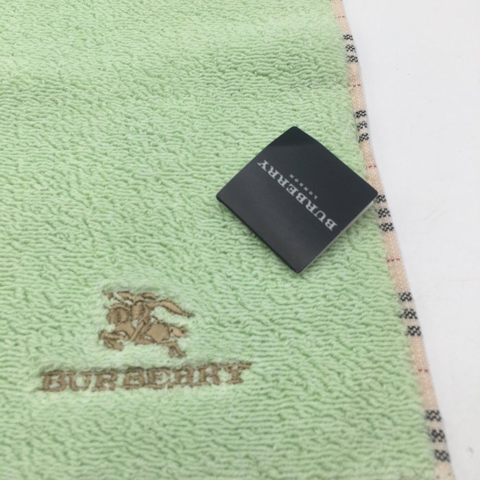 【皮老闆二店】新古真品 burberry 方巾  綿100% 雙面配色 日本製 26*26 狀況不錯 M574
