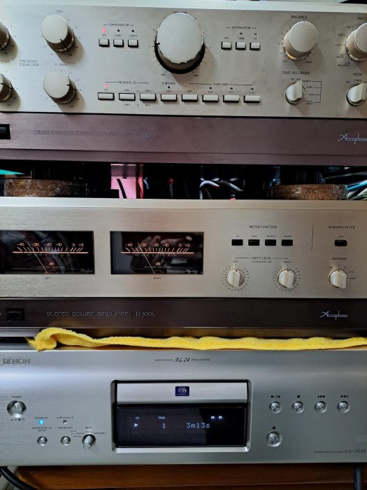 Accuphase c200v 功能最齊全的經典前級 RCA/平衡輸入/出 內建高級唱放不論cd/黑膠/數位訊源的平衡輸出皆適宜