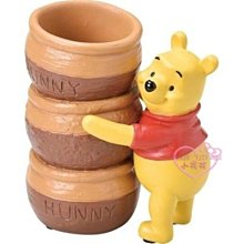 ♥小花花日本精品♥ 迪士尼 小熊維尼 造型陶瓷筆筒 陶瓷造型置物桶 刷具筒~3