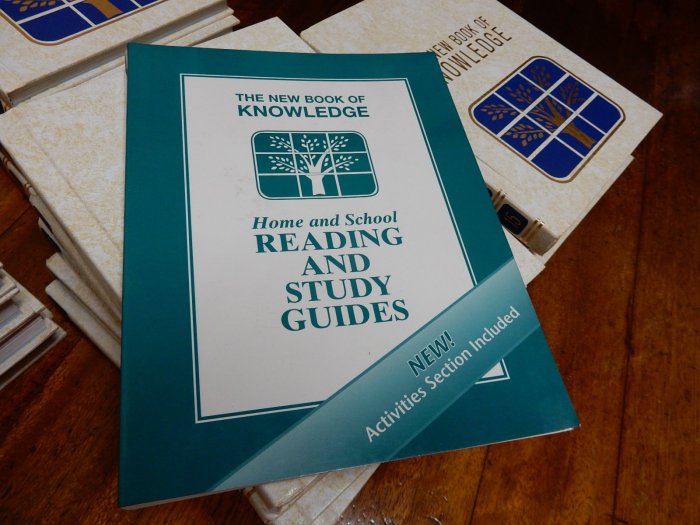 二手美品 The New Book of Knowledge 英文百科全書 共21冊 精裝本 英文教科書