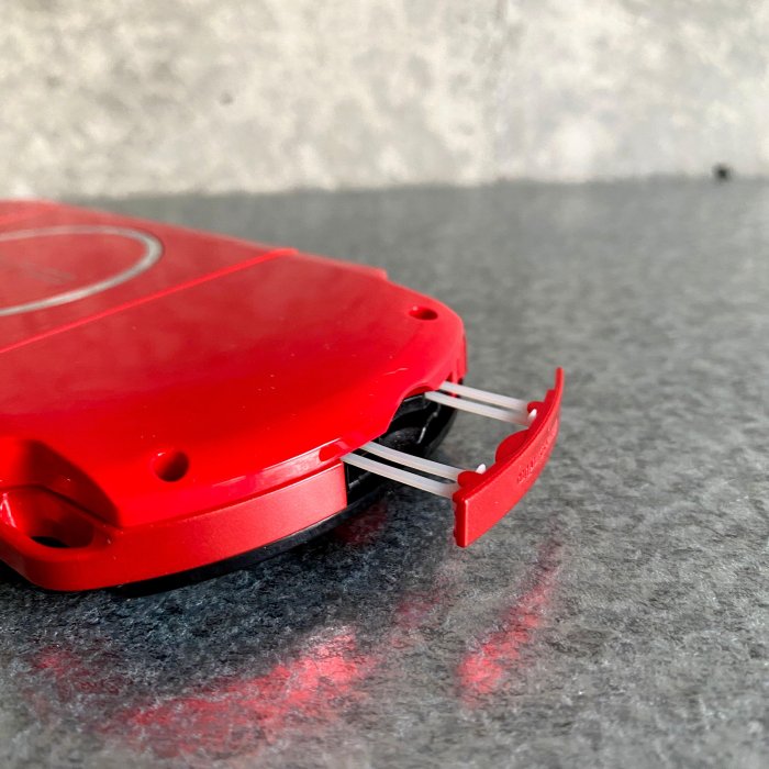 平常小姐┋2手┋稀少 戰神紅黑色限定機 PSP 3007主機＋2G+配件盒裝