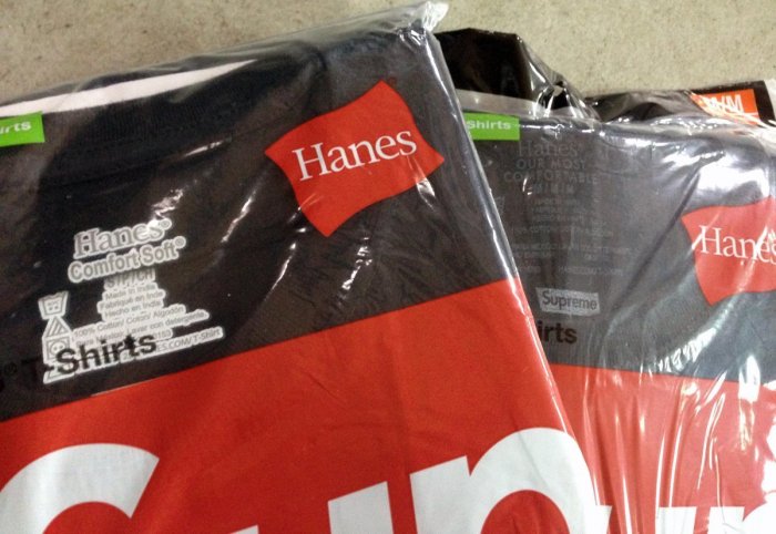 【超搶手】全新正品2015 熱賣款 Supreme x Hanes Tagless Tee  S M L XL 一包三件