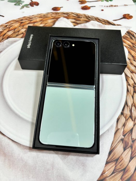 🔹拆封新品🔹🏆出清一台優惠商品🏆SAMSUNG Galaxy Z Flip5 (8G+256GB)綠色折疊機