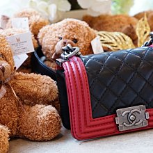 Chanel 香奈兒包 A67364 Mini Boy quilted Bag 迷你羊皮 Boy 肩背包 黑/紅