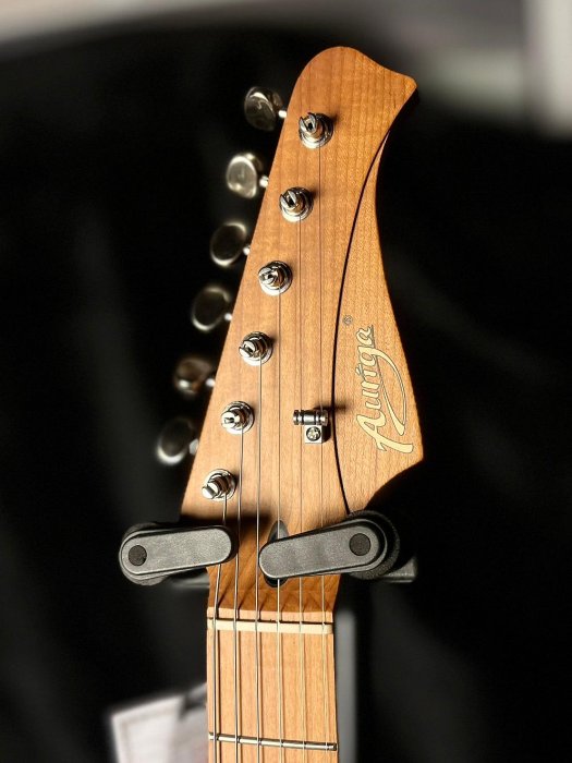 【高雄名人樂器】平價嚴選 Auriga A-220 烤楓木高品質電吉他 黑色 單單雙