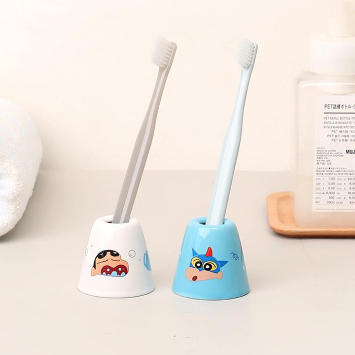 ♥微小市集∞♥現貨/蠟筆小新牙刷架- 陶瓷牙刷架 筆架 白磁牙刷架