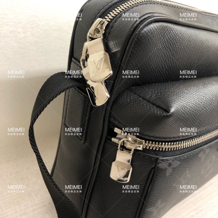 30年老店 預購 LOUIS VUITTON Outdoor 郵差包 斜背包 男款 黑灰 M30233 LV