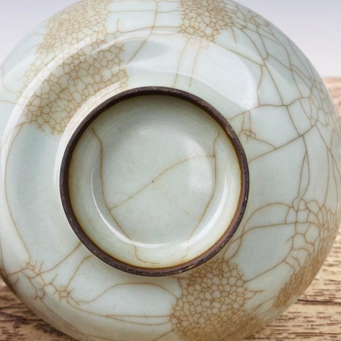 古董瓷器 宋官窯葵口碗，高5cm，直徑16cm，編號2010150260400-13591