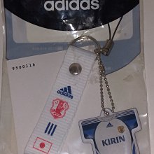 貳拾肆棒球-日本帶回 JFA日本國家足球隊 KIRIN球衣造型adidas手機吊飾