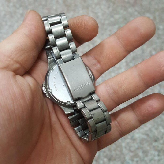 ＜鈦金屬＞ORIENT 男錶 TITANIUM 錶帶長 石英錶 零件錶 黑白賣  潛水錶 水鬼錶 三眼錶 A02