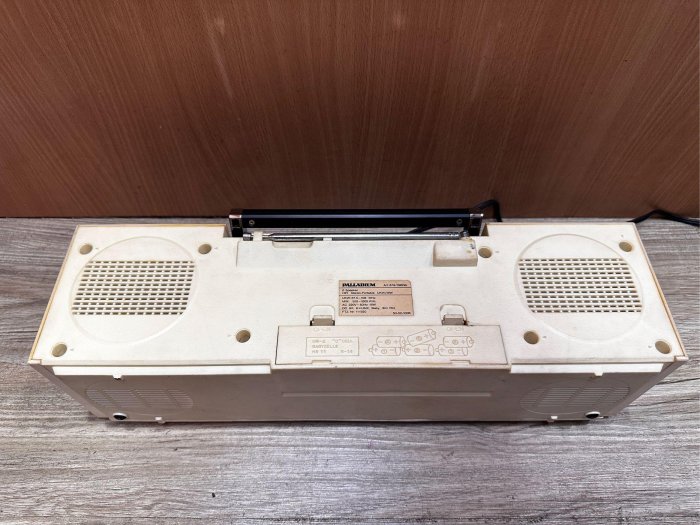 早期PALLADIUM 手提收音機 卡式收錄放音機 古董卡帶收錄音機 早期收音機 手提收音機 拍戲道具 造型背景 二手