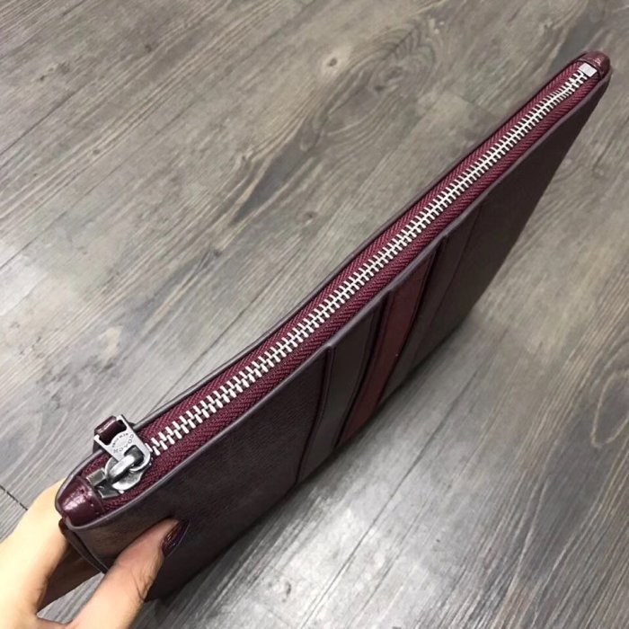 NaNa代購 COACH 22499 新款男士素面全皮手拿包 超薄 手感好 可放隨身物品 送禮自用首選 附購證