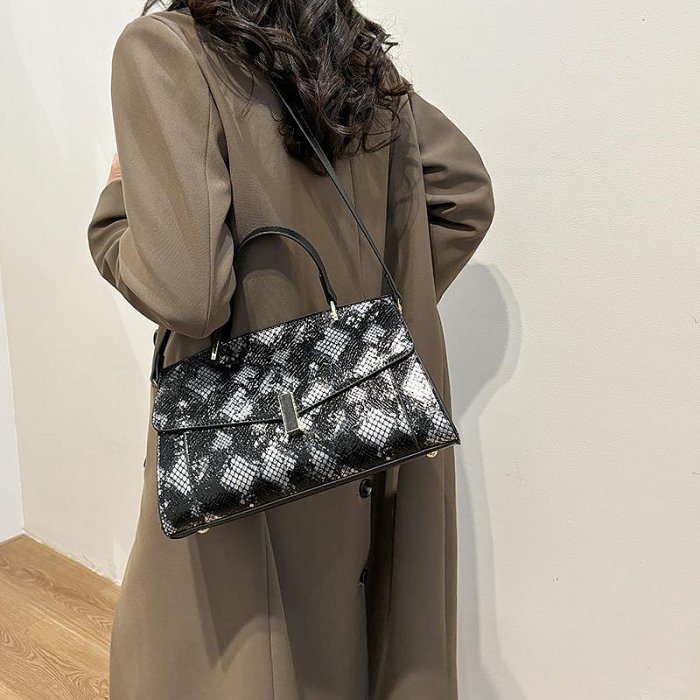 跨境女包2024歐美新款時尚潮流蛇紋單肩手提包拼接色高級感手提包女士包包
