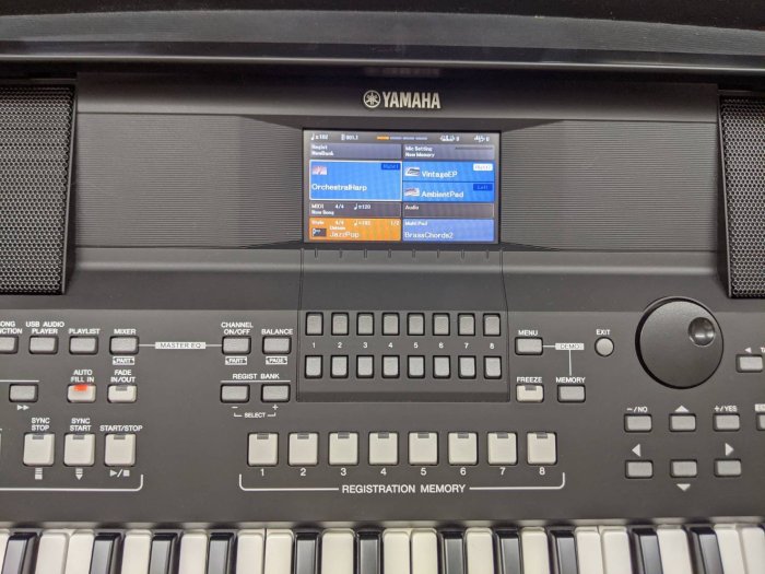 律揚樂器 展示 Yamaha PSR-sx600 61鍵 電子琴 Yamaha psr 473自動伴奏琴 合成器 演奏街頭藝人初學表演用 自彈自唱