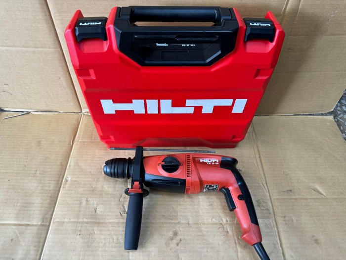 "外匯嚴選'' HILTI 喜得釘 TE-2 M 免出力 電動 震動鎚鑽 可更換式夾頭 /中古/二手