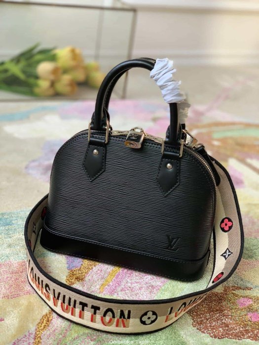 二手Louis Vuitton LV Alma BB 貝殼包 M59217 黑色