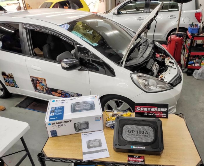 德國藍點BLAUPUNKT GTr 100A 薄型主動式160W 重低音喇叭  Honda FIT2 FIT3 FIT3.5 HRV CRV5  完工價