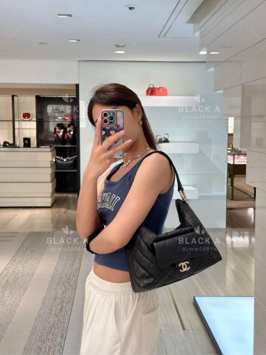 【BLACK A】CHANEL 23B Hobo Bag 黑色小牛皮嬉皮包 價格私訊