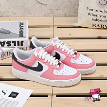 球鞋補習班 NIKE AIR FORCE 1 PINK 男女 熊抱哥 草莓蛋糕 古著 低筒 FQ6850-621