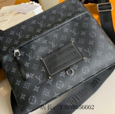 Louis Vuitton Monogram Eclipse Besace Zippee M45214