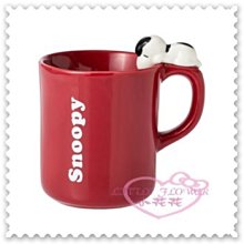 ♥小花花日本精品♥《snoopy》史努比 馬克杯 咖啡杯 陶瓷杯 茶杯 水杯 紅色 趴姿 聖誕禮物首選 (預購)