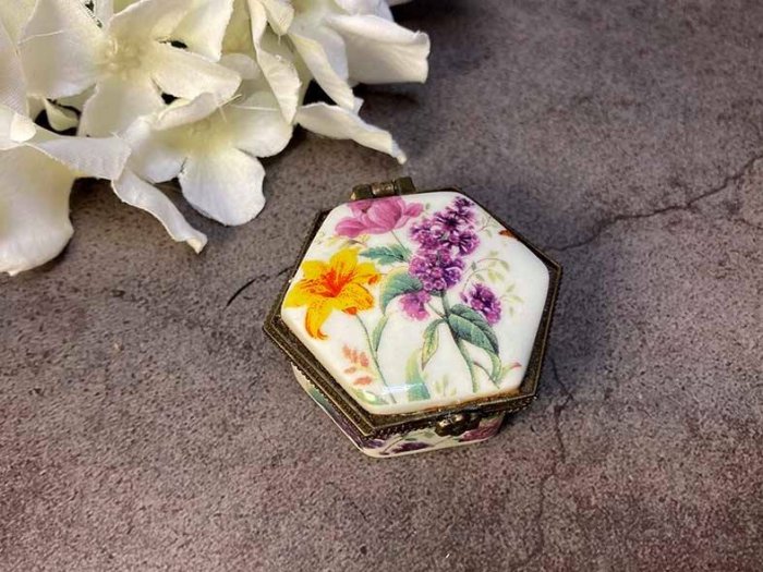 古董陶瓷袖珍珠寶盒 #119391