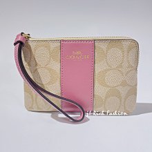 就愛精品店❤️ COACH 卡其粉紅色PVC材質手拿包 #58035