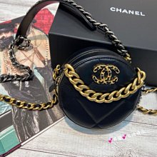 《真愛名牌精品》CHANEL  AP0945 19系列 黑色閃亮山羊皮 金鍊  圓形包 *全新*