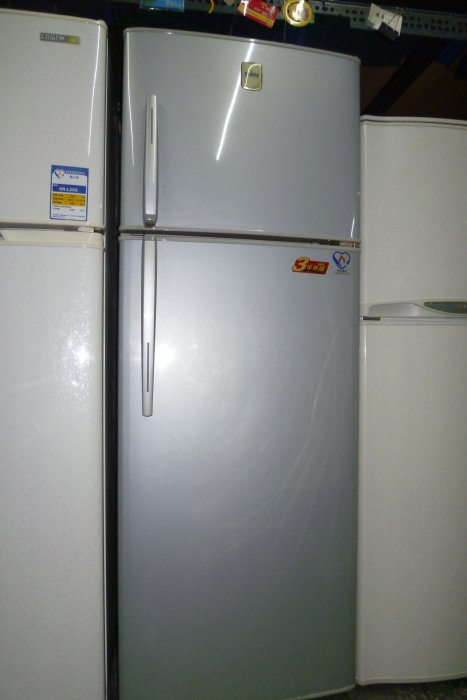 @@HOT.學生及套房族最愛.聲寶雙門電冰箱250公升極新 三個月保證~~~~~.@