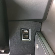 新店【阿勇的店】凌志 2019 UX200 雙孔USB 雙2.1A充電 車美仕盲塞式 待機時藍光 充電時橘光 usb